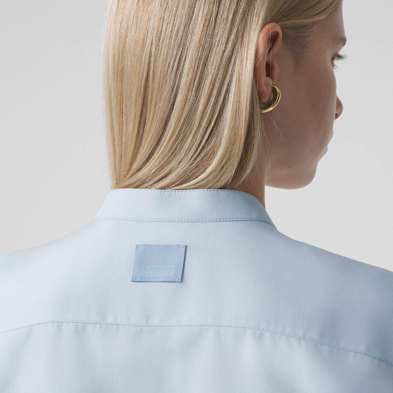 Logo Detail Sleeveless Silk Crepe de Chine Shirt - 5