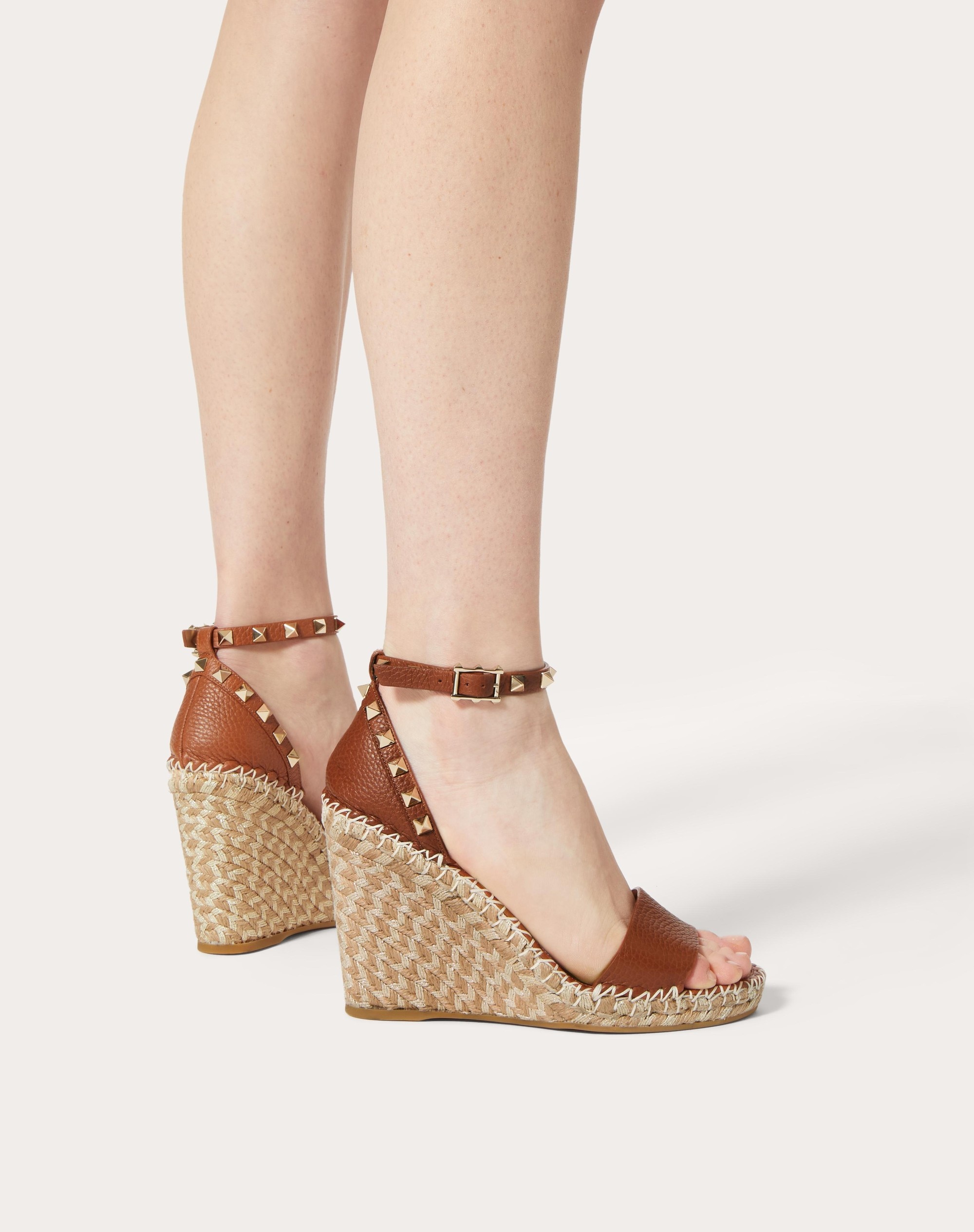 ROCKSTUD DOUBLE WEDGE SANDAL IN GRAINY CALFSKIN 105MM - 6