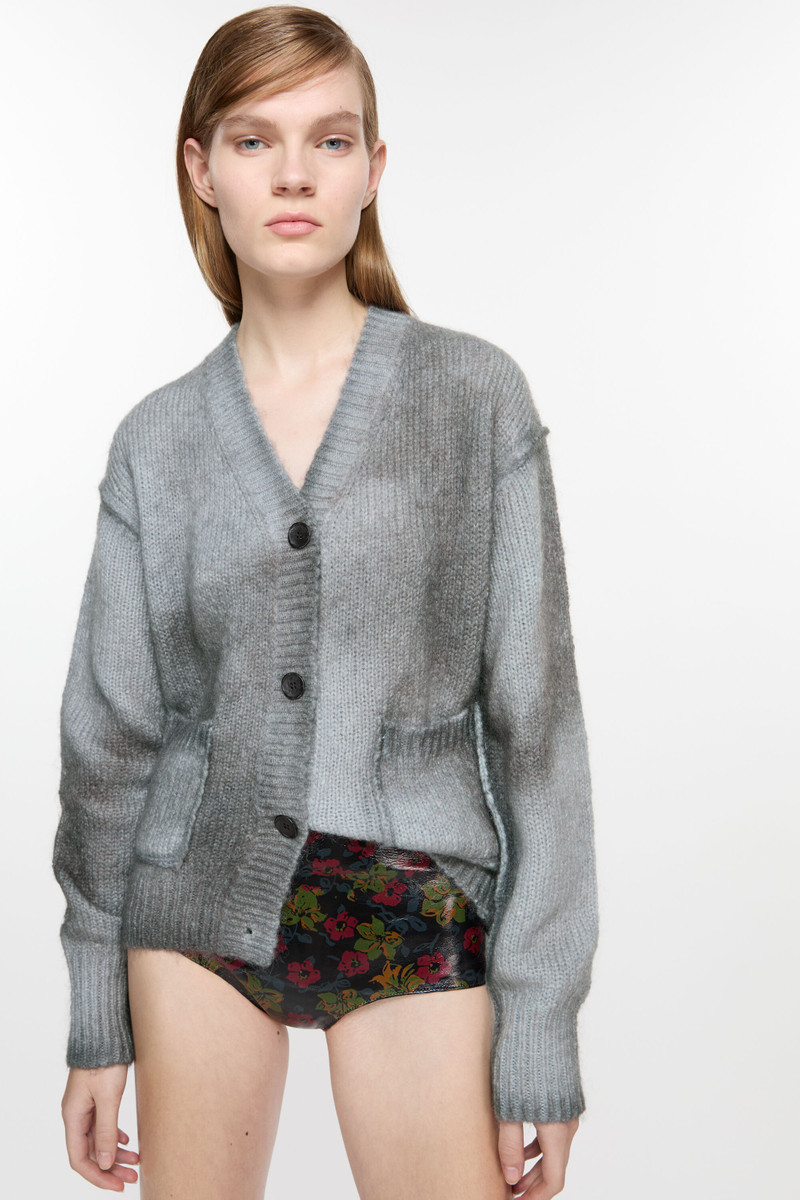 Cardigan sprayed finish - Anthracite grey 3