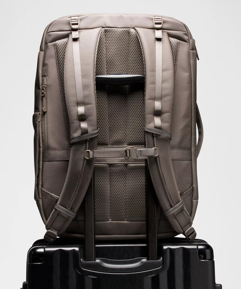 Cruiser Travel Backpack 35L 10