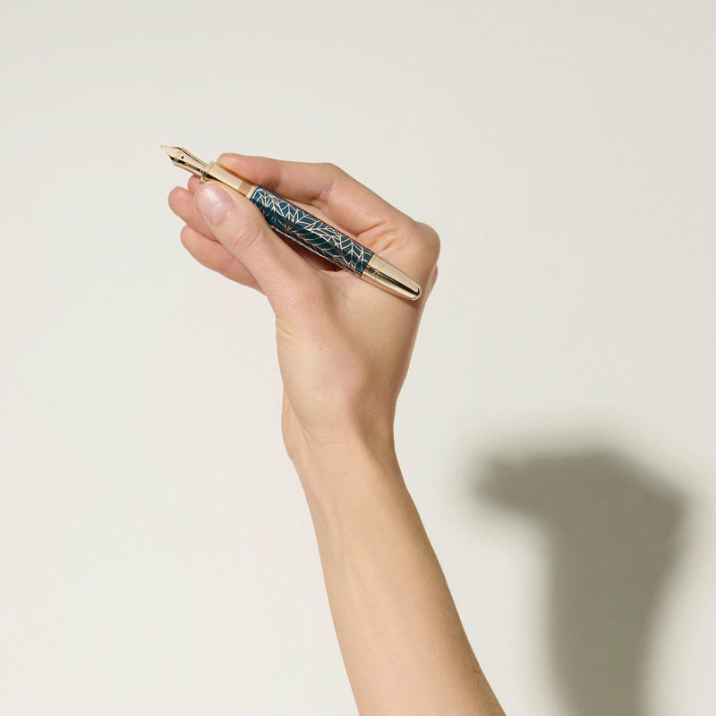 Montblanc MEISTERSTÜCK ROMEO & JULIET SOLITAIRE LEGRAND FOUNTAIN PEN outlook