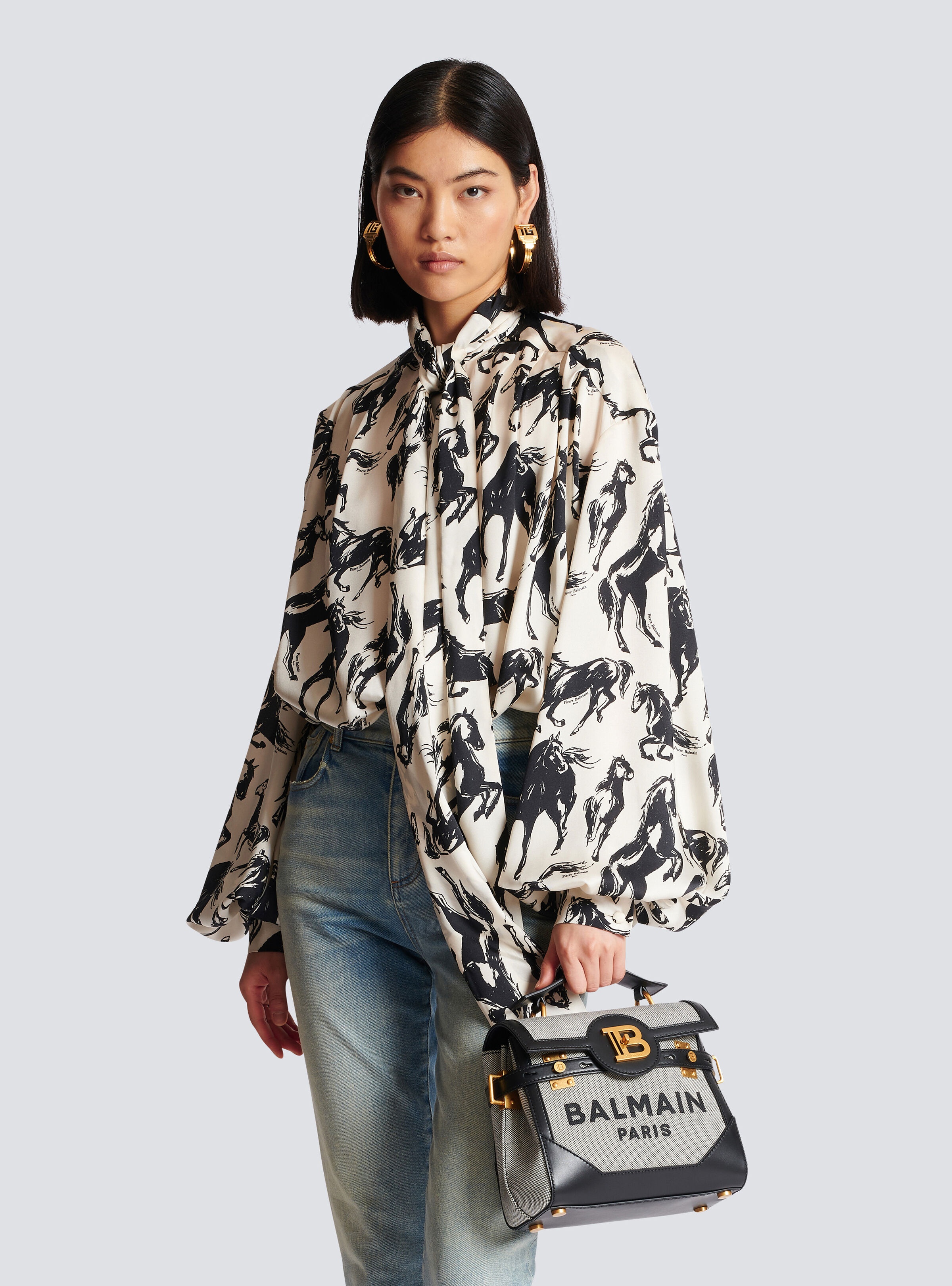 B-Buzz 23 canvas and leather bag 8