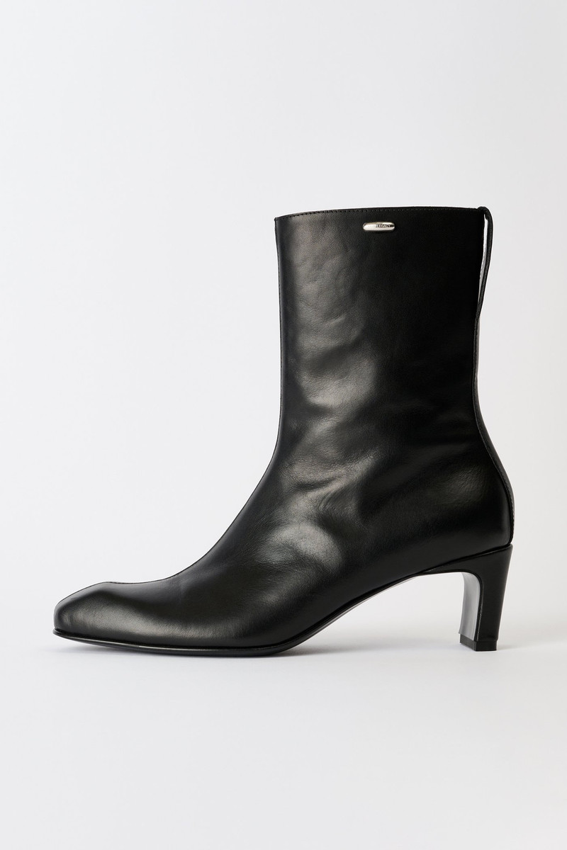 Karasu Heel Black Tensile Cattle Hide 1