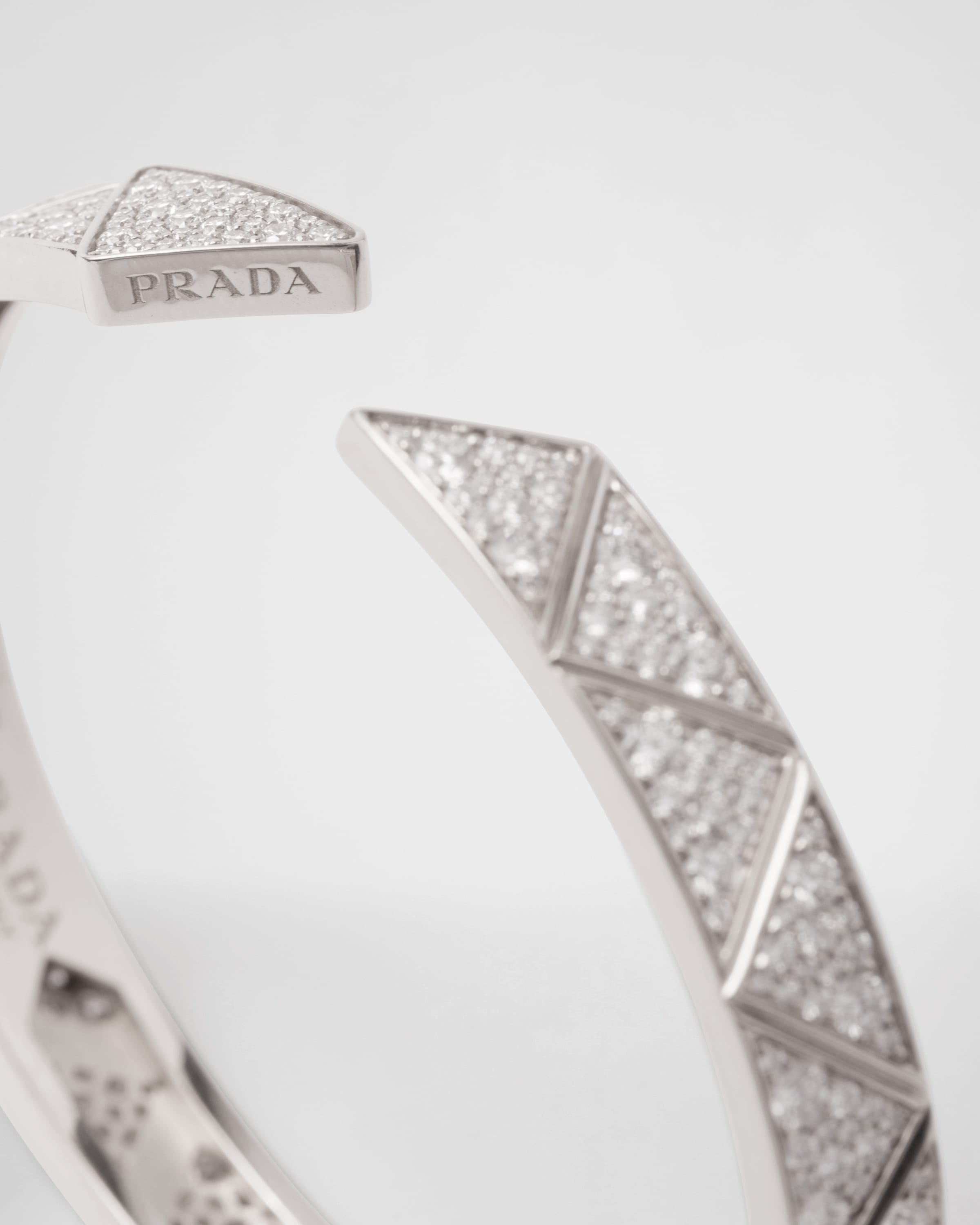 Eternal Gold bangle bracelet in white gold with pavé diamonds - 2