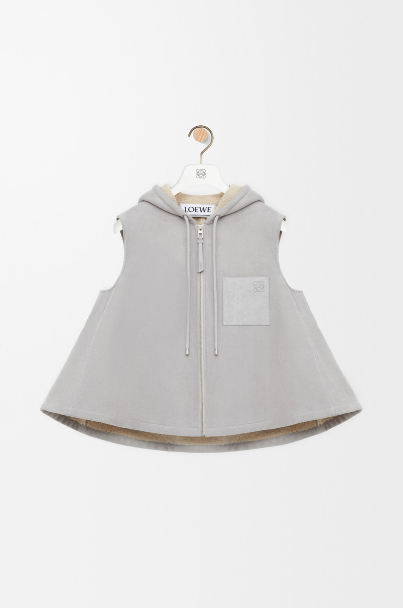 Hooded vest in shearling 1