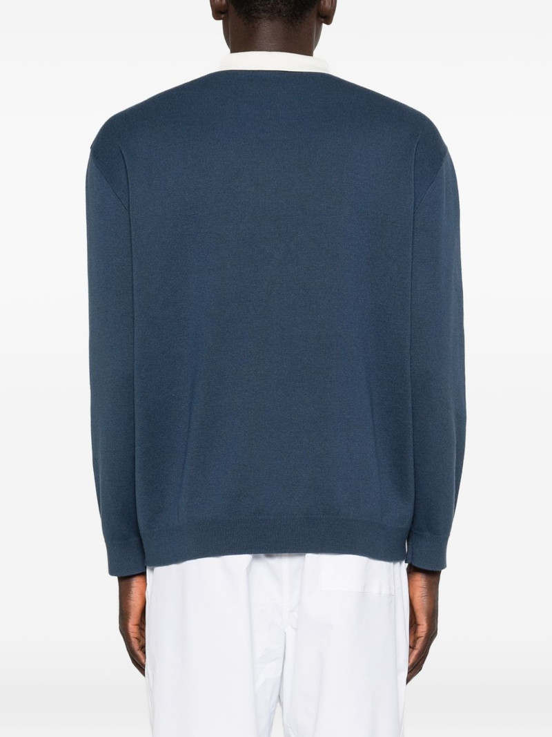 v-neck long-sleeved T-shirt 4