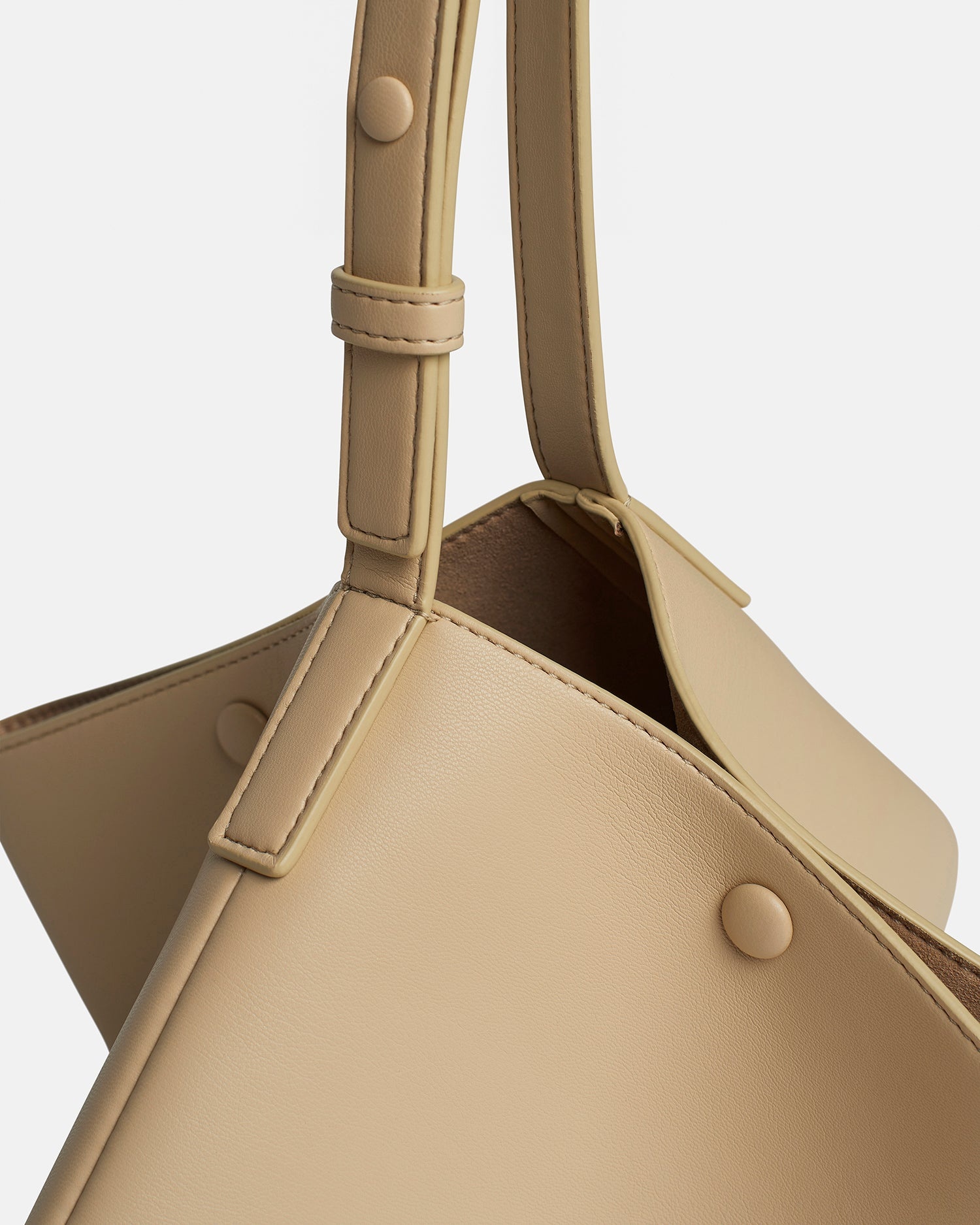 Alt-Nappa Bag - 4