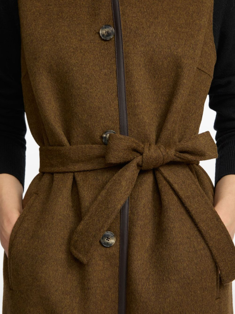 belted button-fastening gilet 4