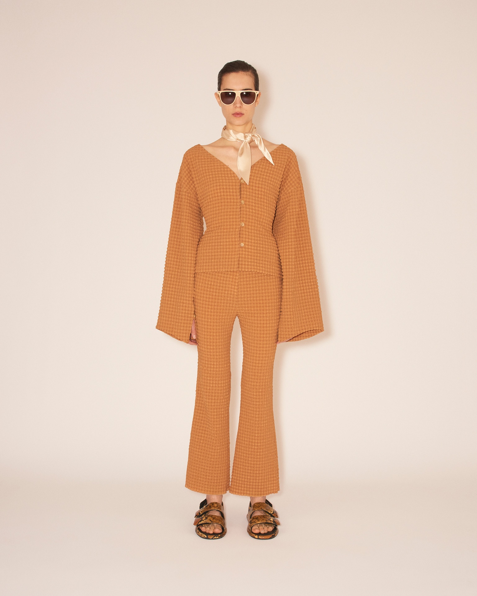 TESA - Slim leg cropped kick flare seersucker trouser - Camel - 3