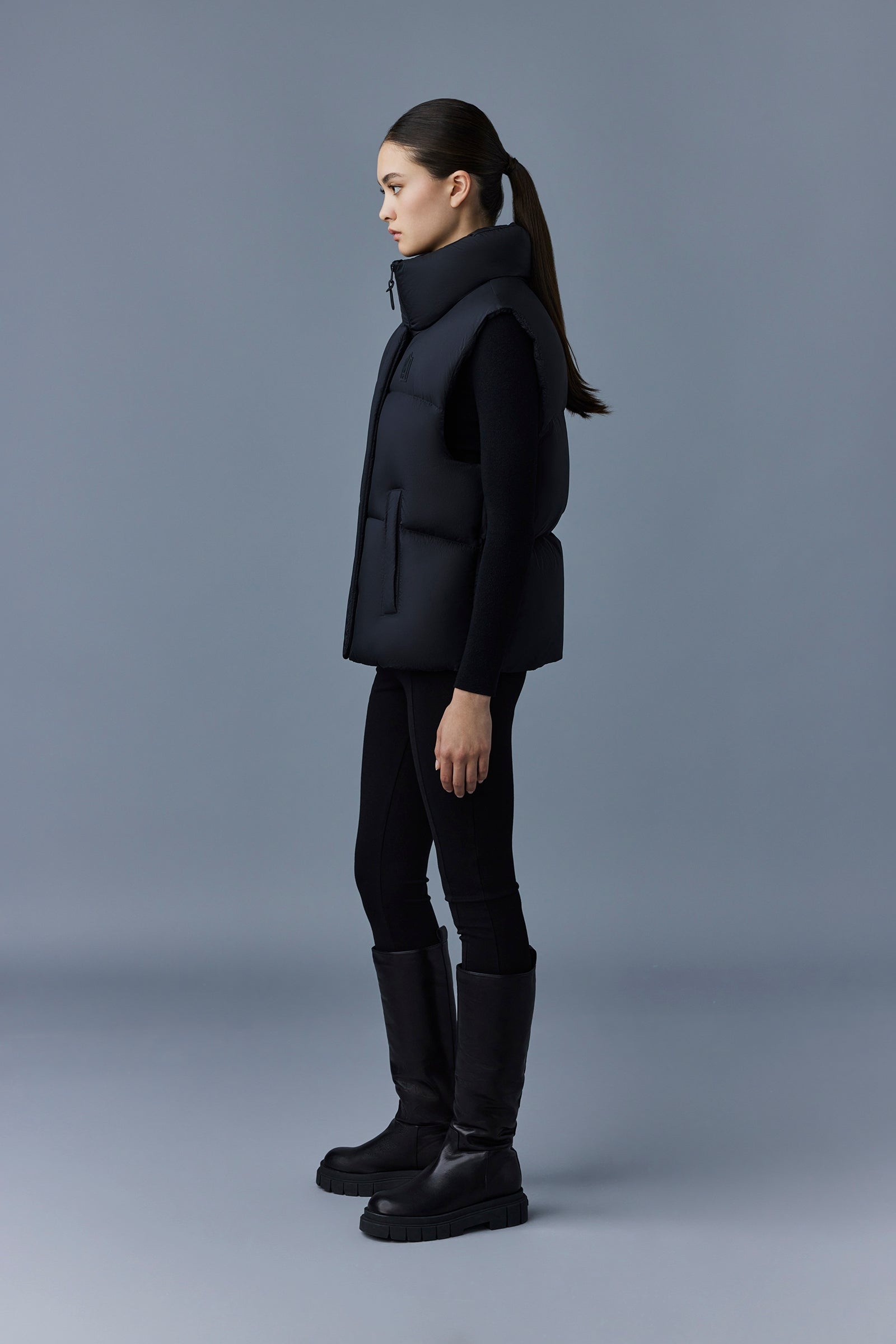 NAKI Down vest with stand collar - 3