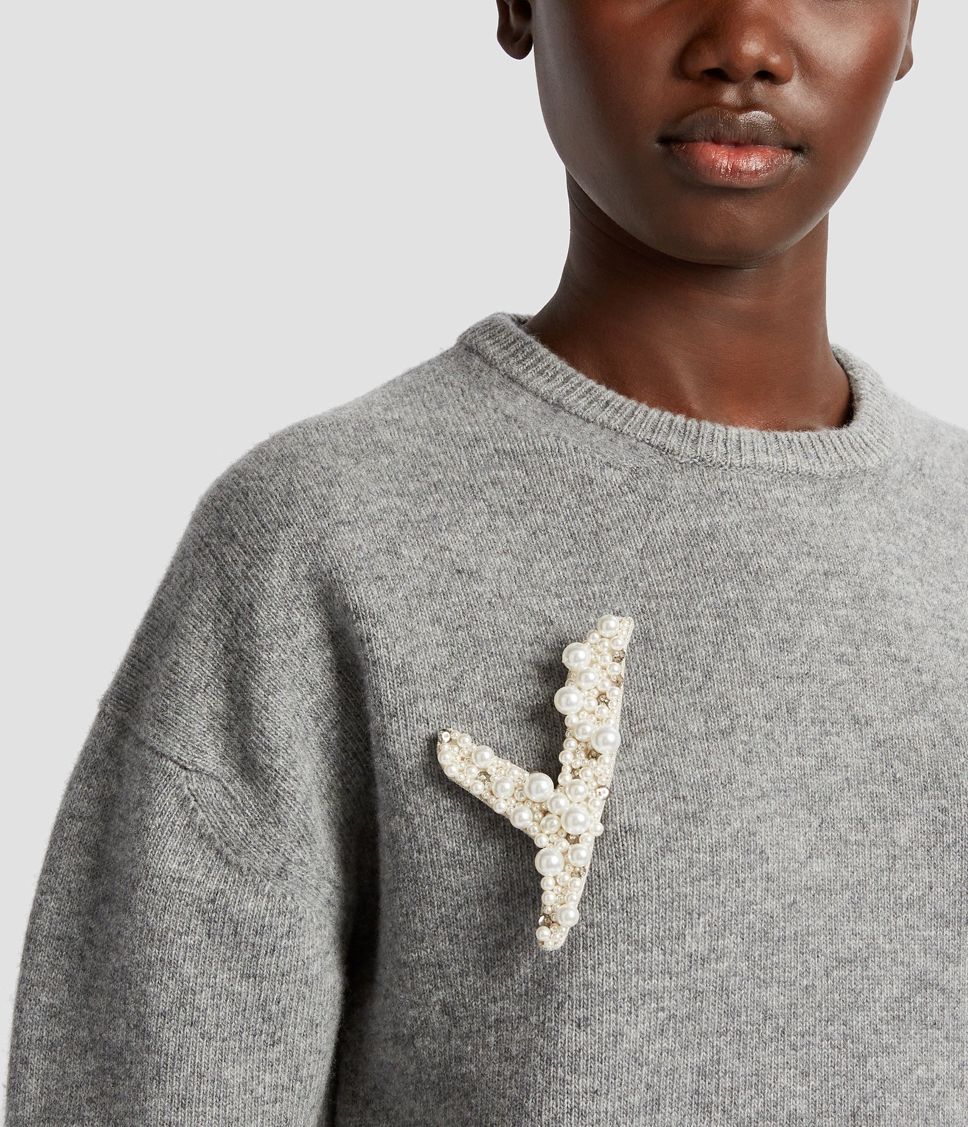 PEARL ALPHABET BROOCH Y - 2