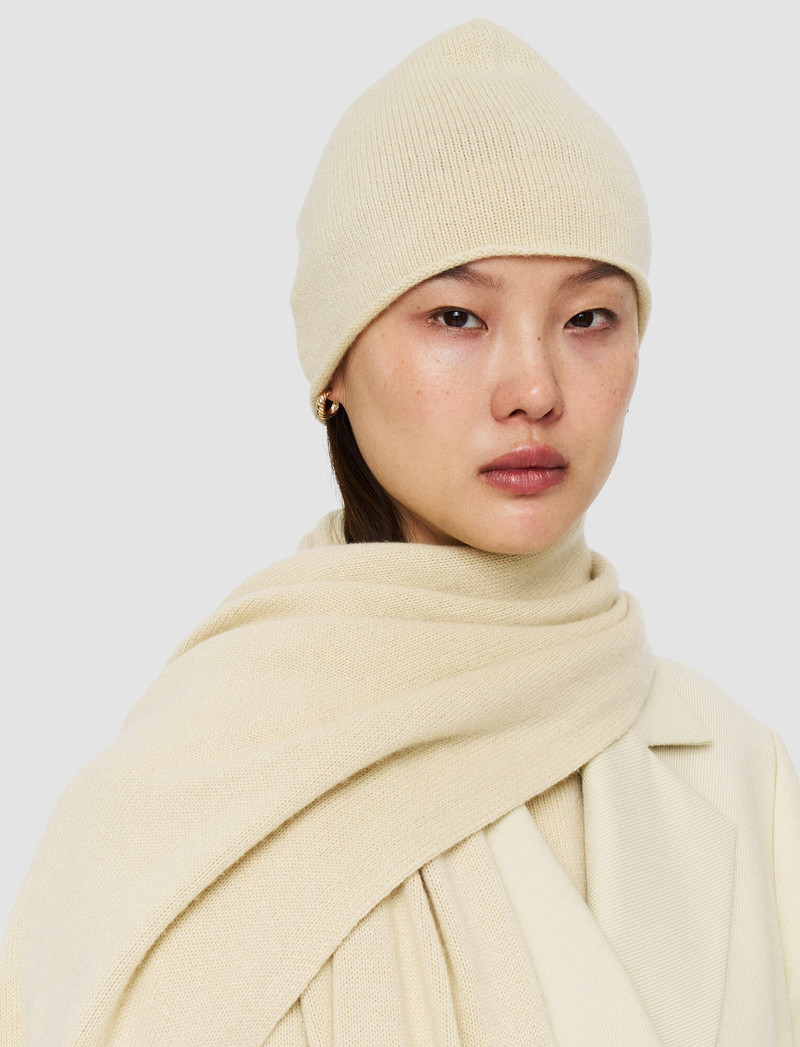 JOSEPH Pure Cashmere Hat outlook