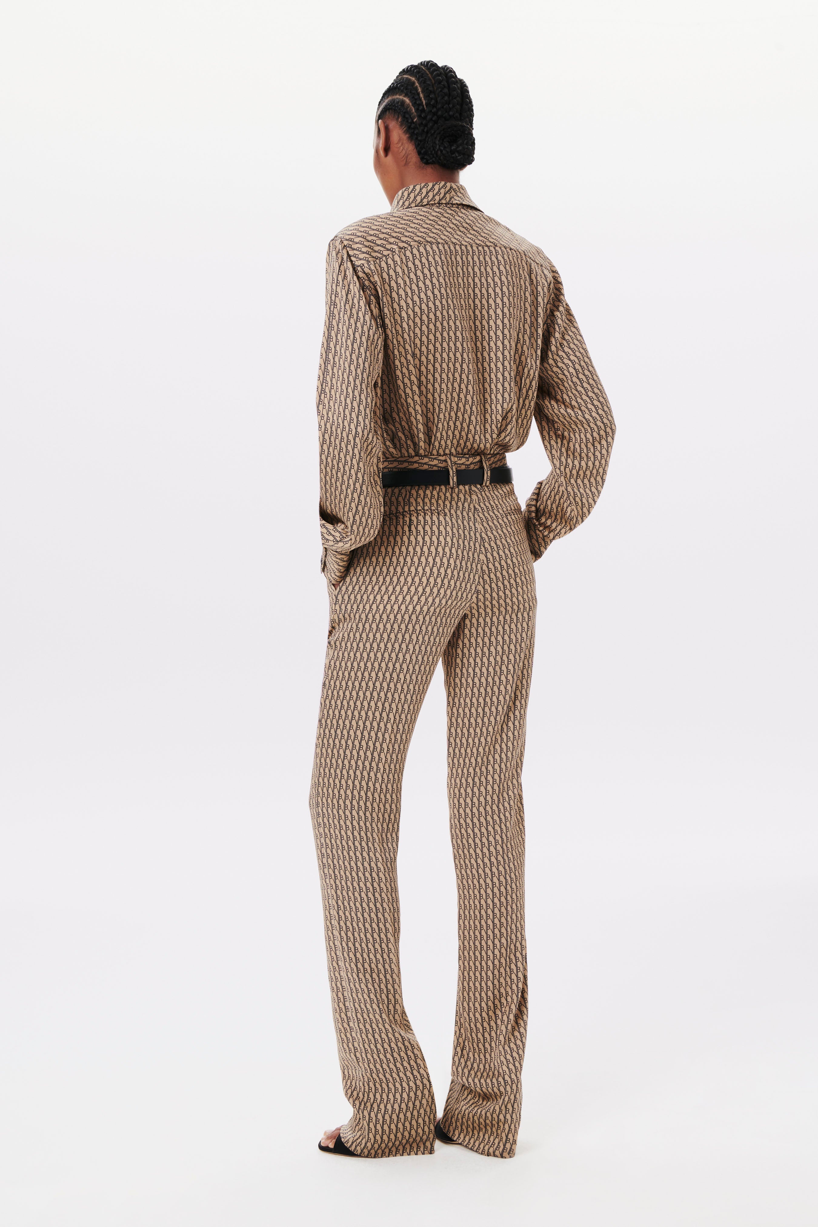 Tailored Slim-Leg Trouser in Camel-Dark Navy - 4