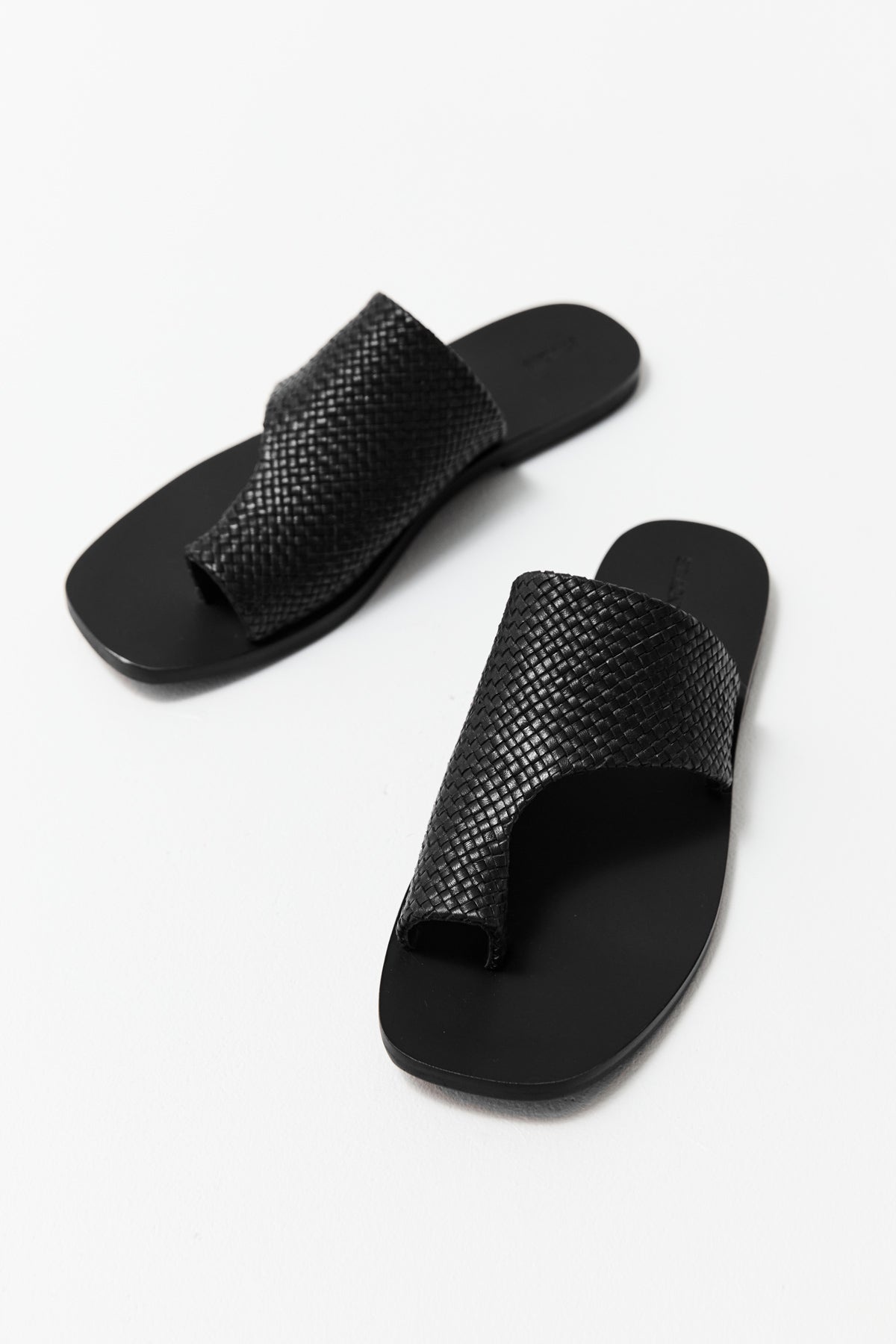 Woven Abstract Slide - Black - 1