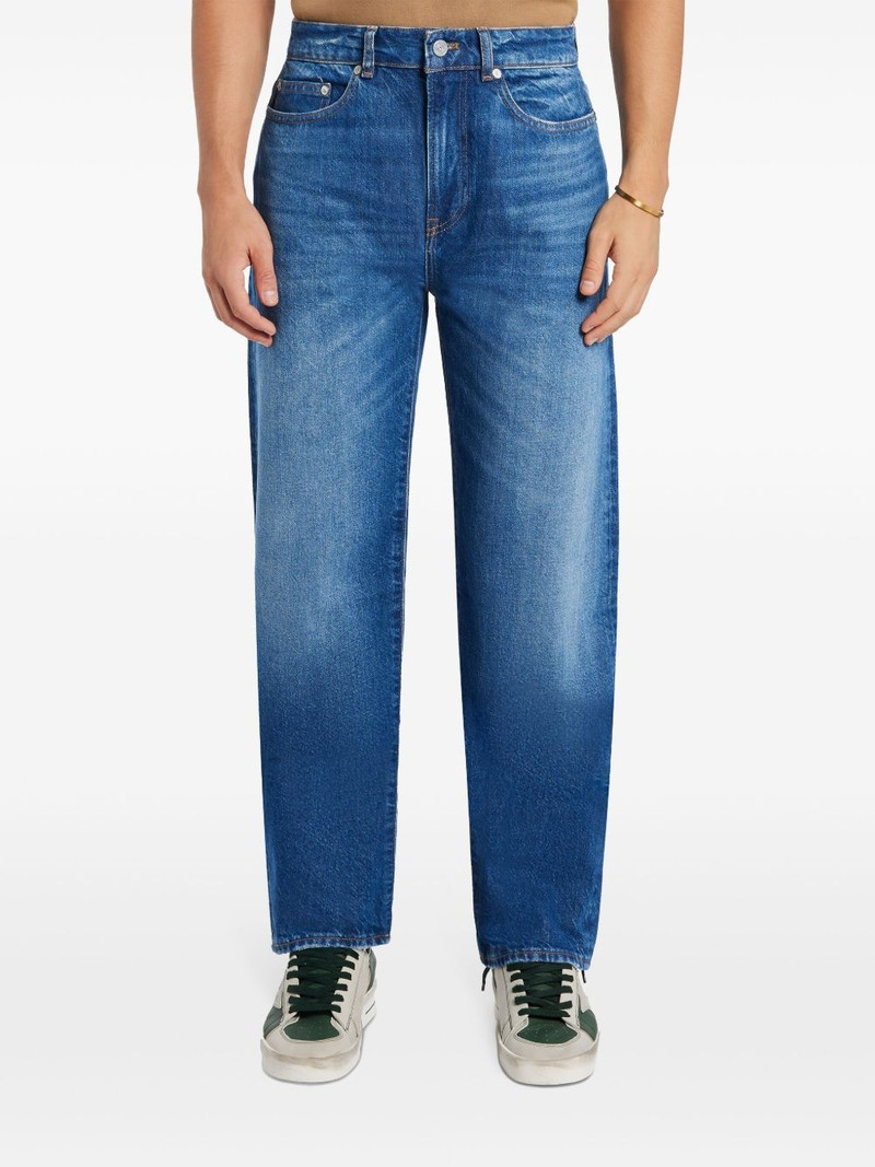 straight-leg jeans 3