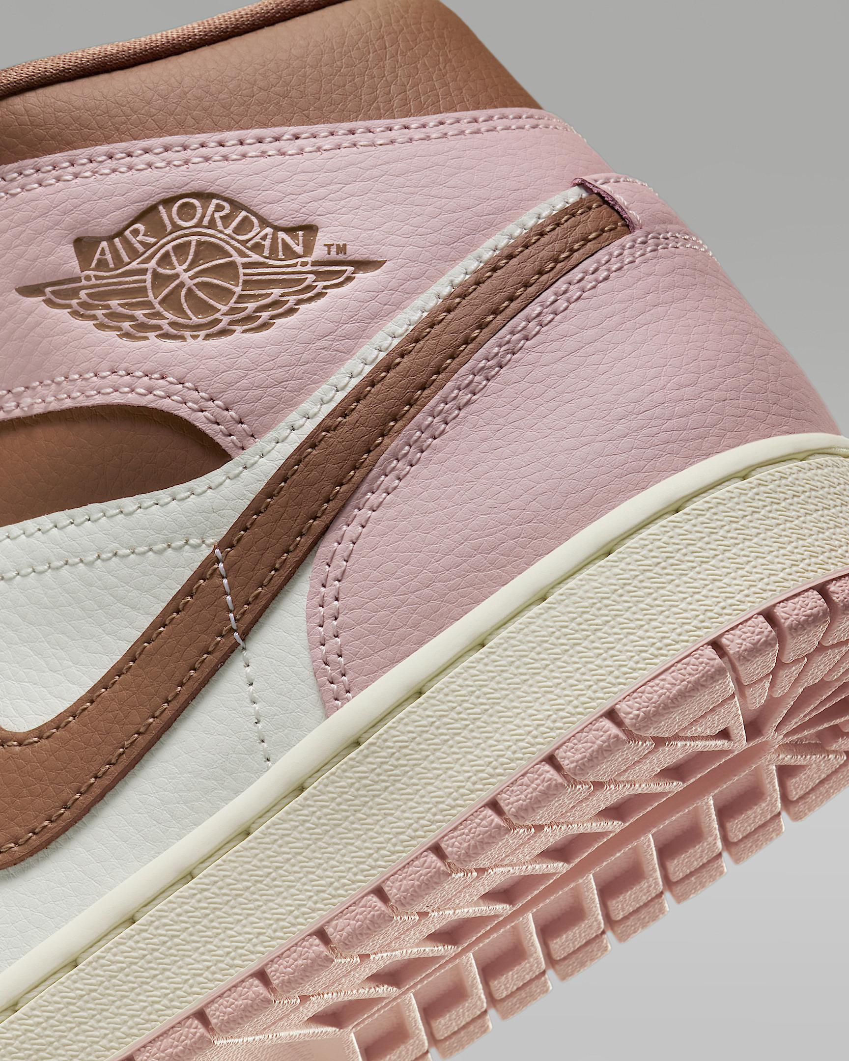 Air Jordan 1 Mid Women's Shoes - 8