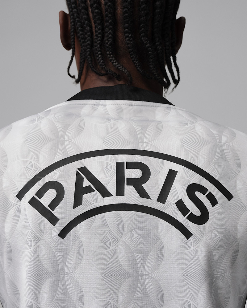 Paris Saint-Germain Academy Pro Night Edition Men's Jordan Dri-FIT Soccer Long-Sleeve Pre-Match Top 6
