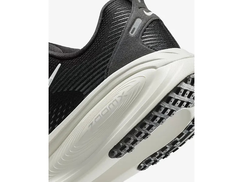 Nike Vomero 18 - 8