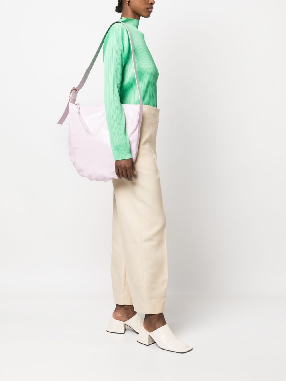 medium crinkled leather shoulder bag - 2