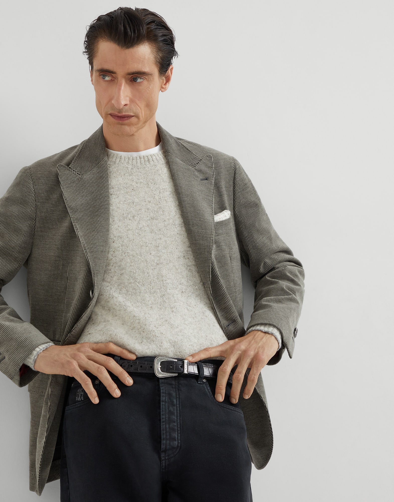 Wool, silk and cashmere corduroy deconstructed blazer with large peak lapels and metal buttons - 4