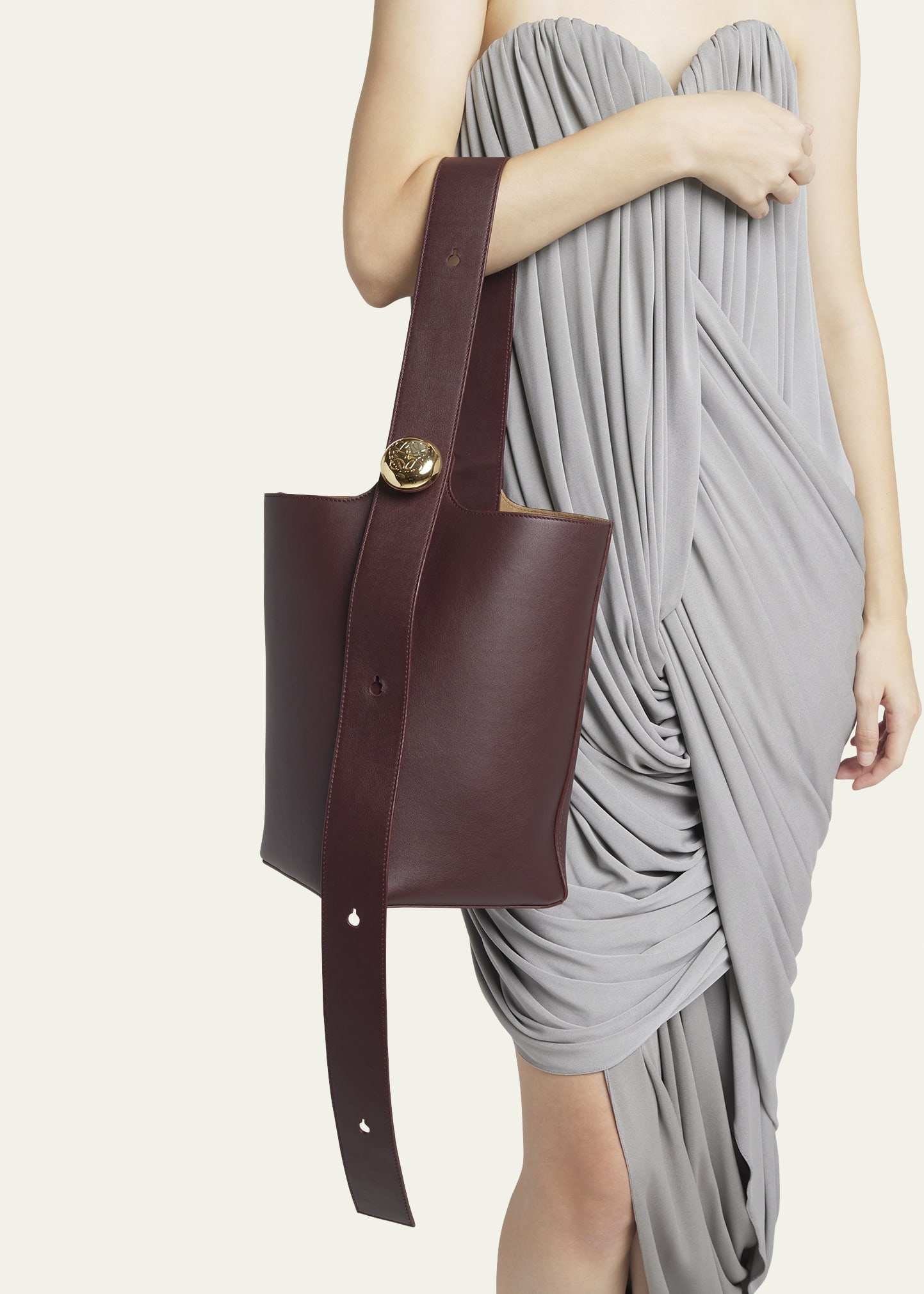 Anagram Pebble Leather Bucket Bag - 2