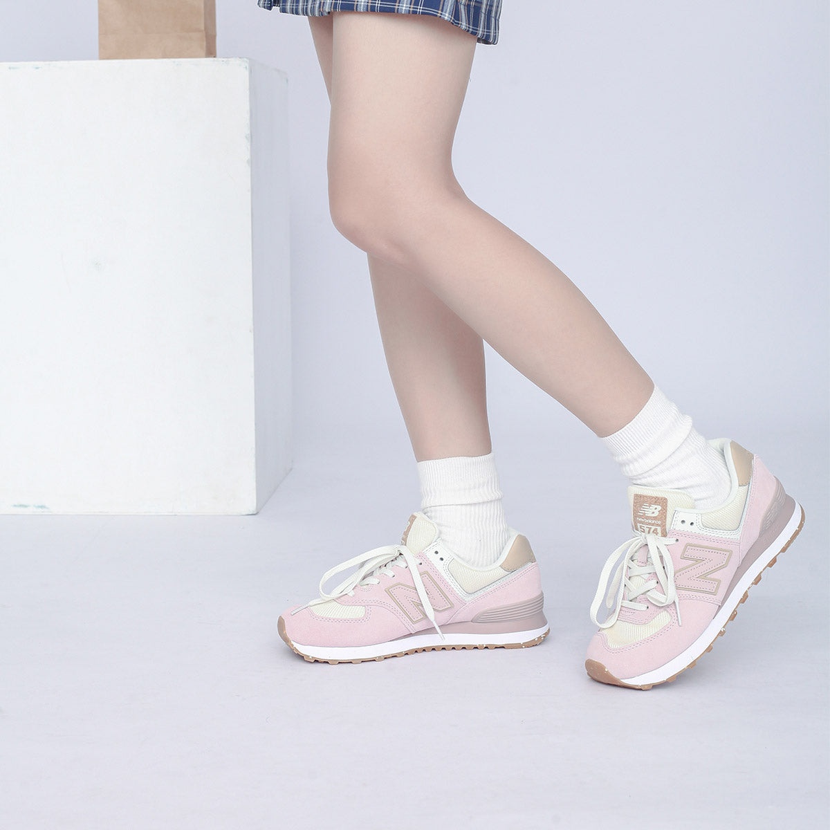 New Balance (WMNS) New Balance 574 'Space Pink Angora' WL574SP2 - Main Image