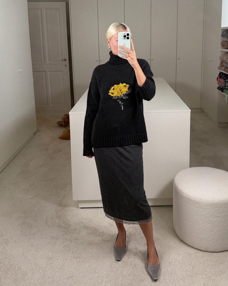 BERNADETTE Pull Sharon outlook