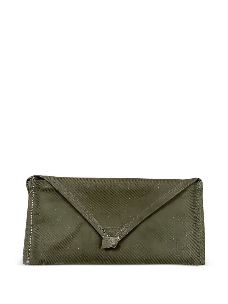 triangular detail wallet 1