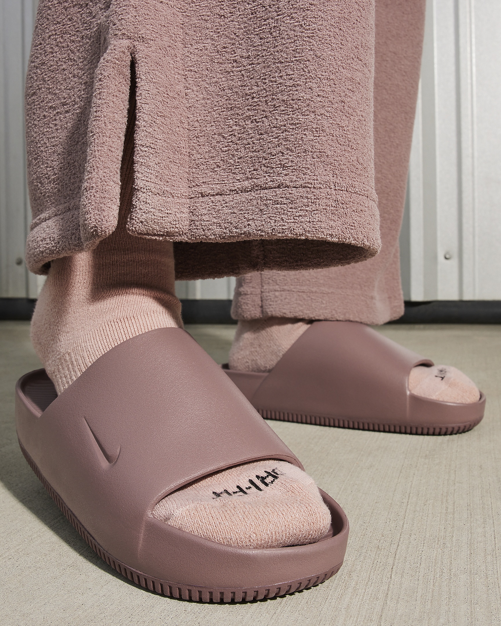 Nike Calm Women's Slides - 2