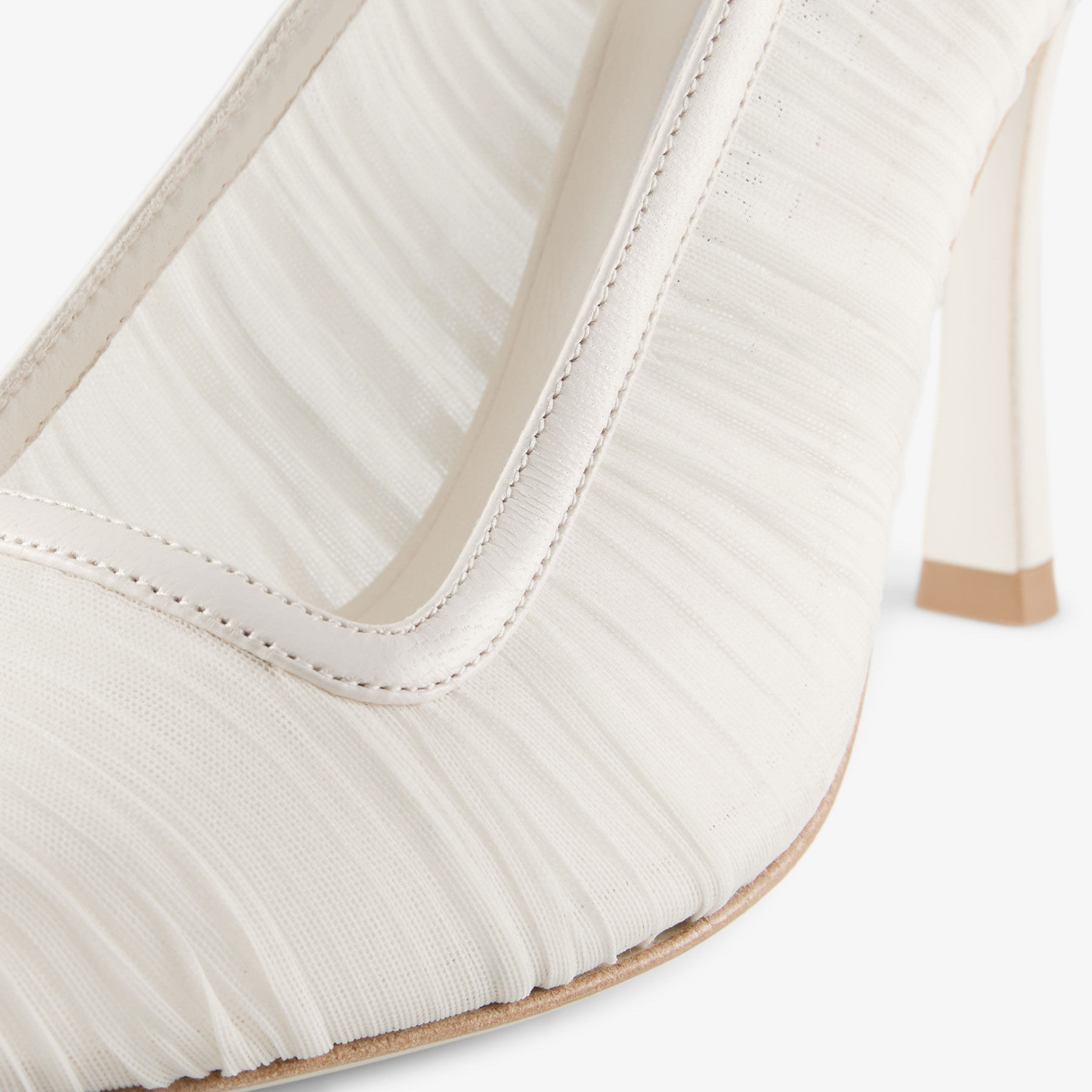 Lotta 100
Ivory Tulle and Nappa Pumps - 4