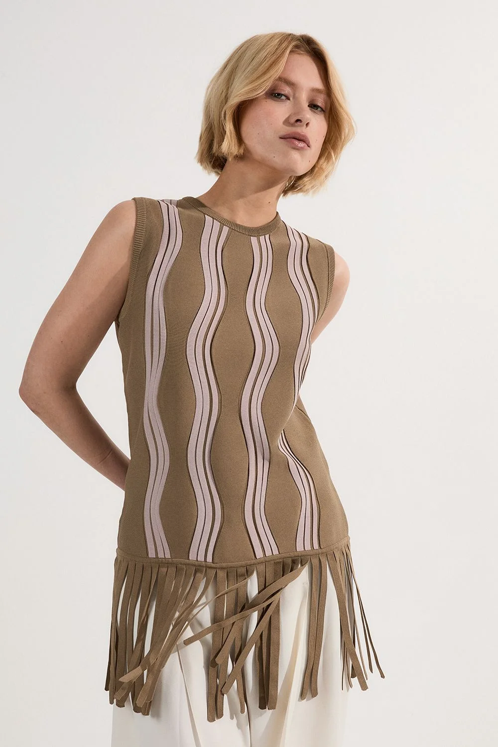 Contrast Wave Knit Top With Fringing - 1