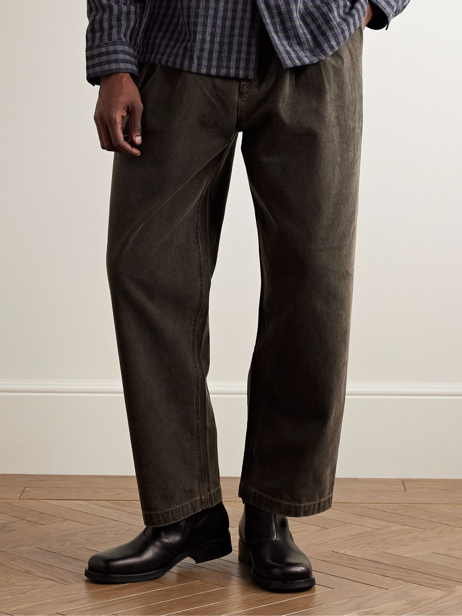 Slater Straight-Leg Pleated Jeans Brown - 3
