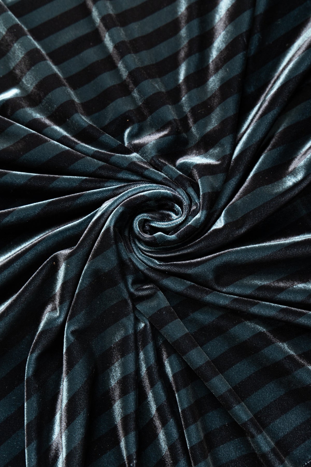 Crewneck Long Sleeve Velvet - Black Stripe - 7