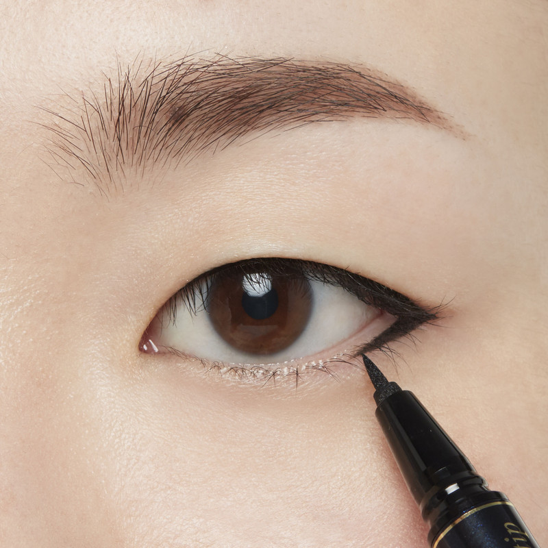 Intensifying Liquid Eyeliner 6
