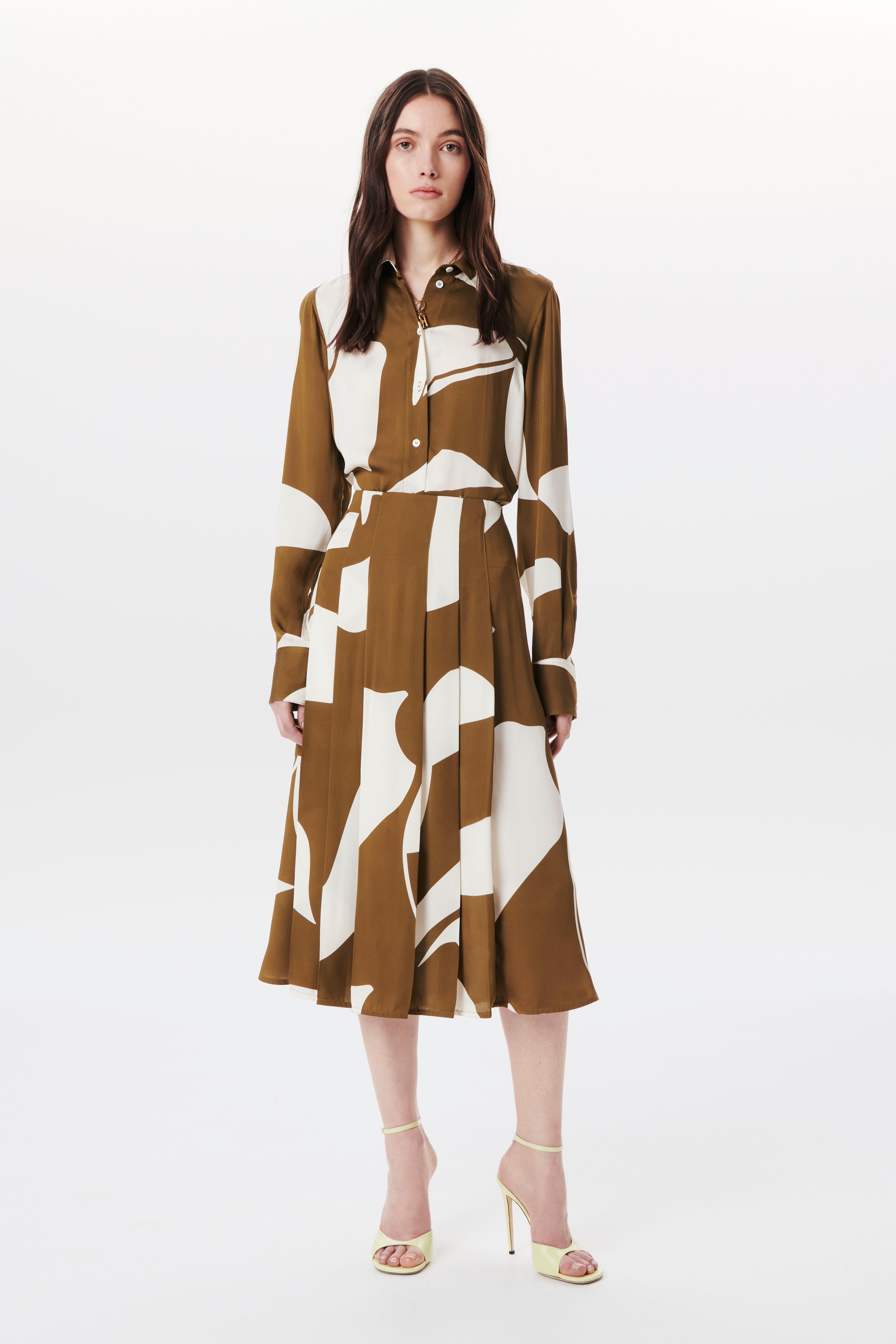 Pointed Collar Shirt in Khaki-Cream - 2