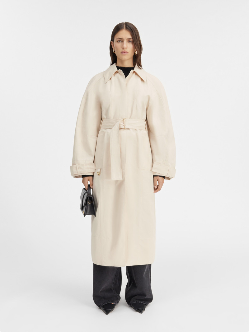 JACQUEMUS Le trench Bari outlook