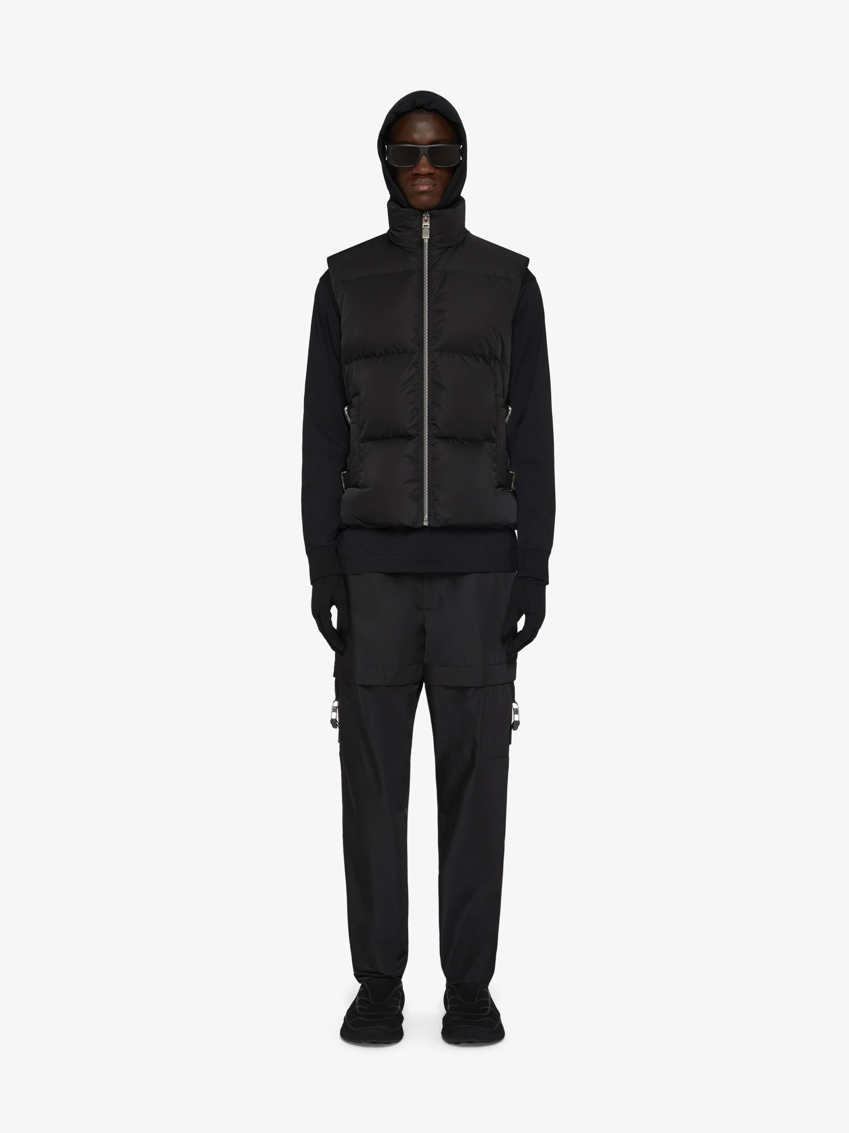 SLEEVELESS PUFFER JACKET WITH METALLIC DETAILS - 2
