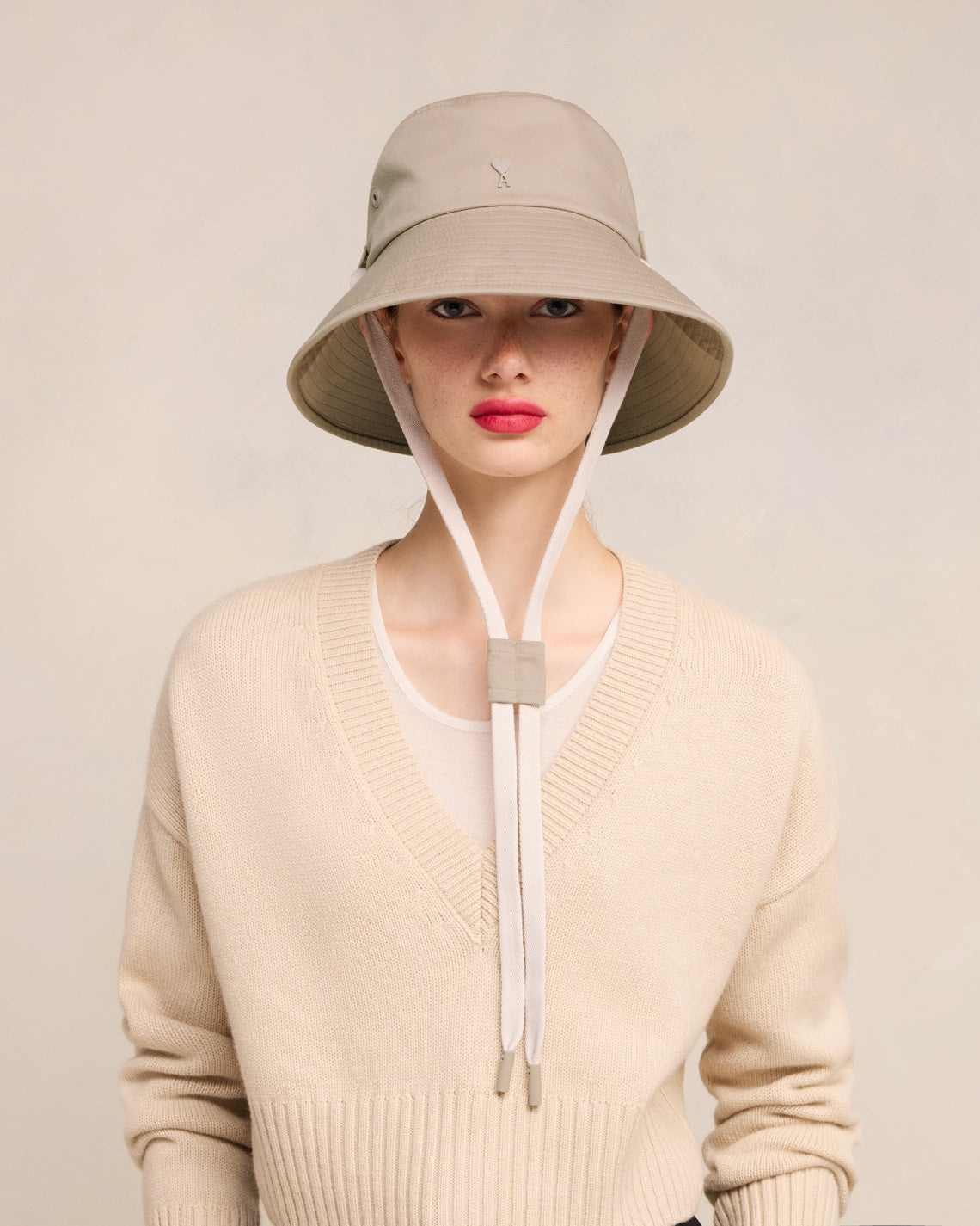 AMI DE COEUR BUCKET HAT WITH STRING - 2