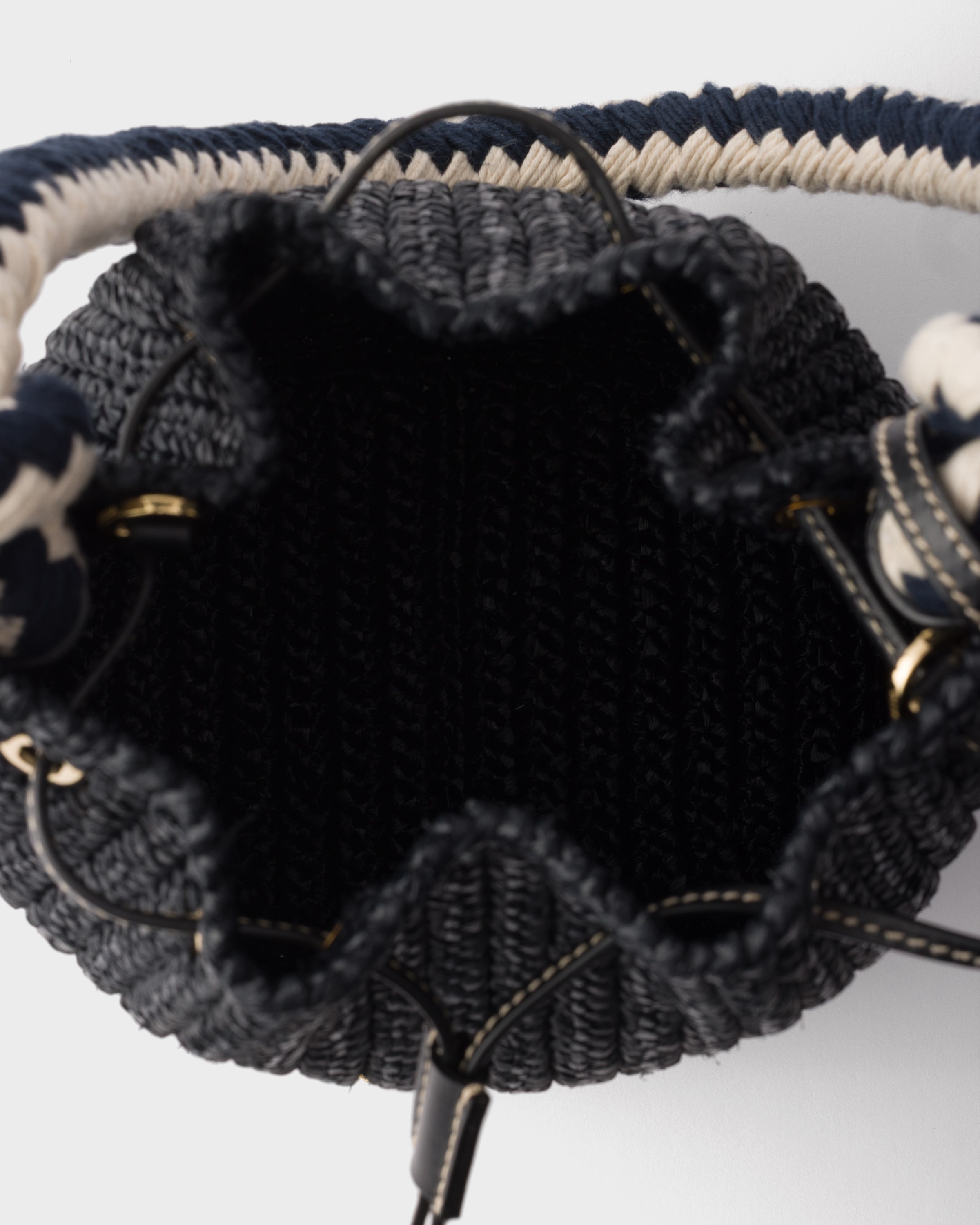 Crochet mini bucket bag - 5
