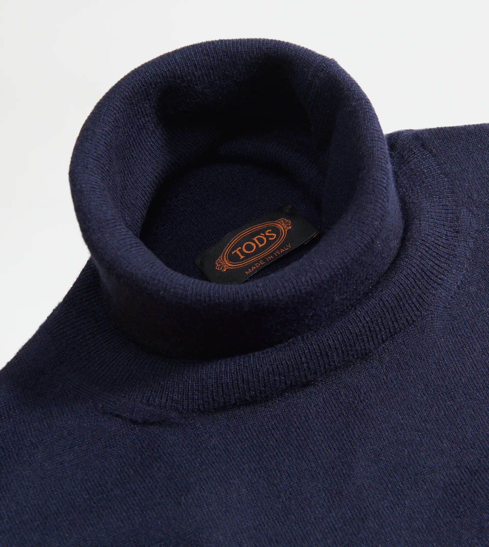 HIGH NECK JUMPER IN CASHMERE - BLUE - 4