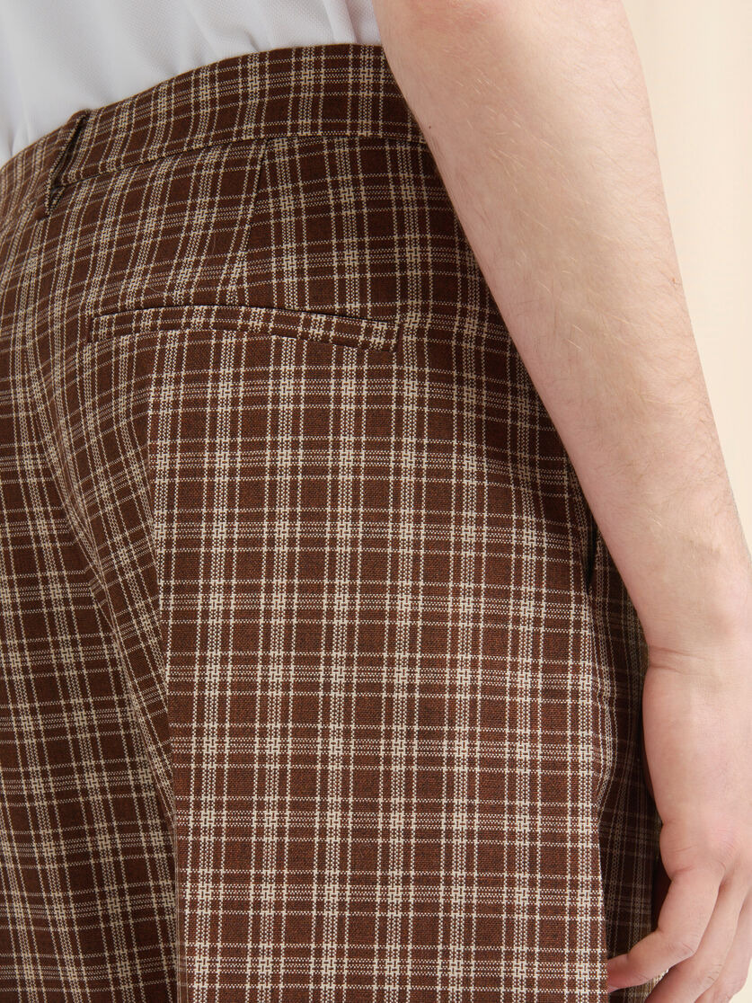 BROWN WOOL TROUSERS WITH CHECKED PATTERN - 4