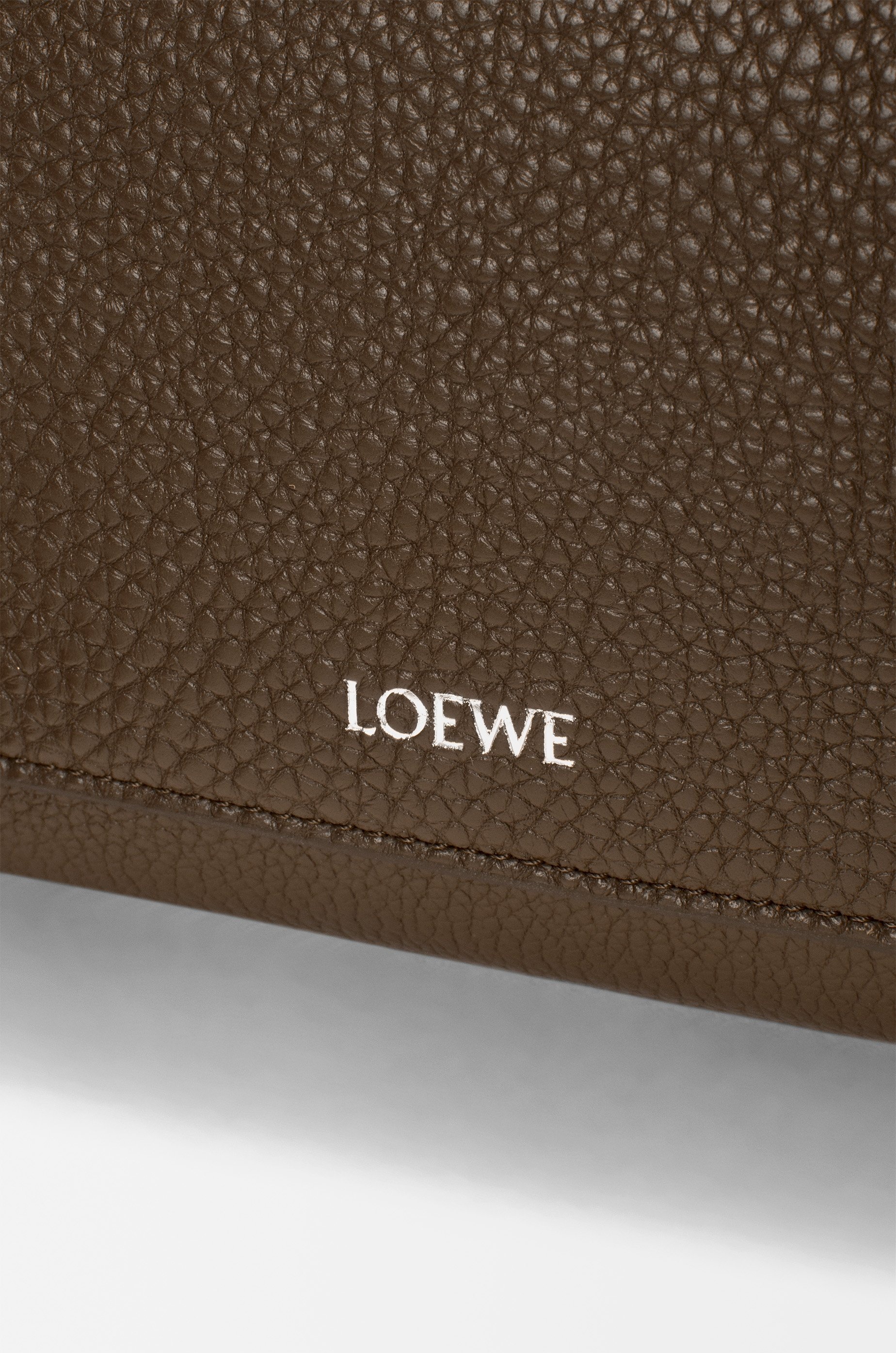 Small Pebble messenger bag in supple grained calfskin - 4