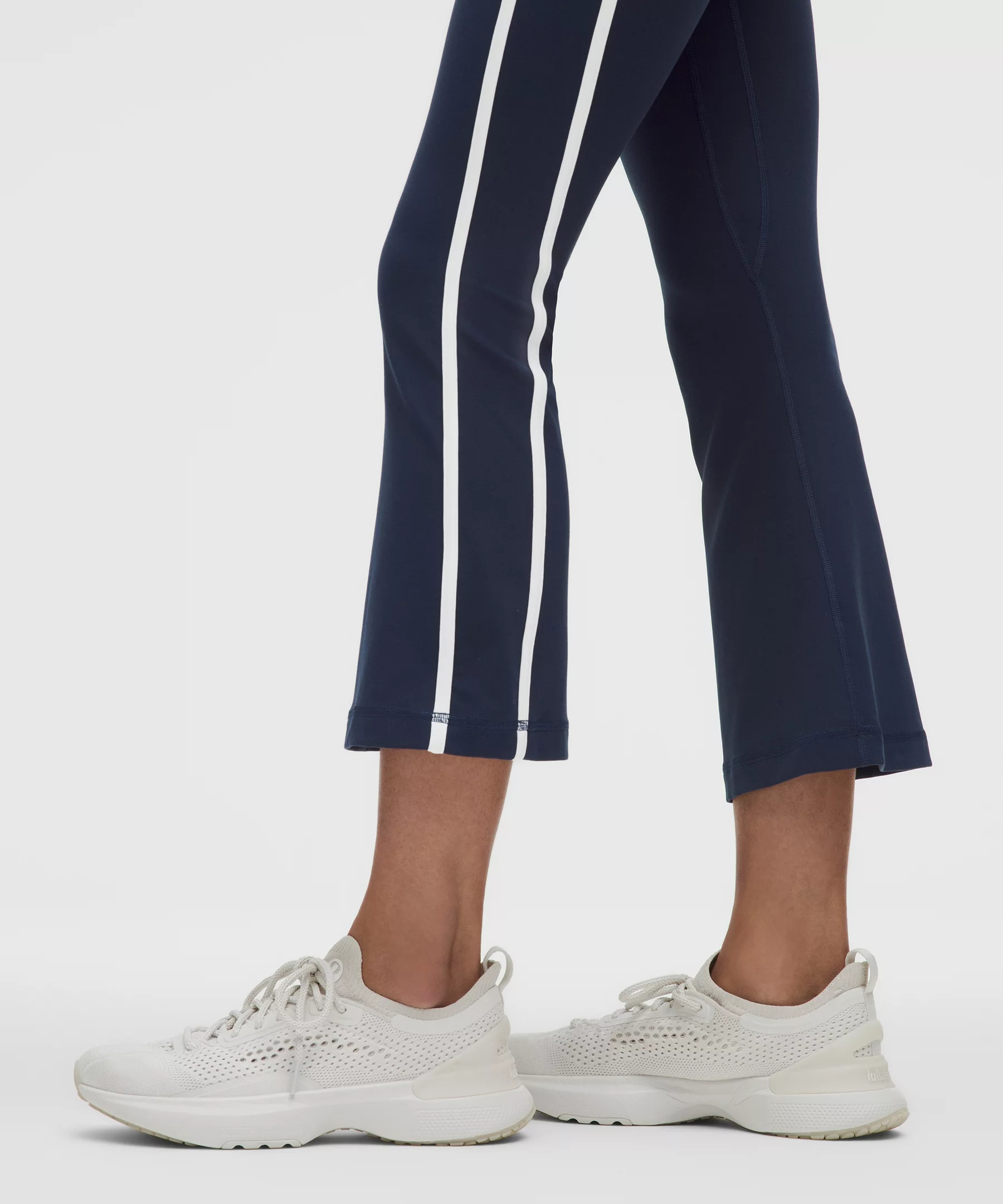 Nulu Sporty Trim Mid-Rise Flared Pant - 6