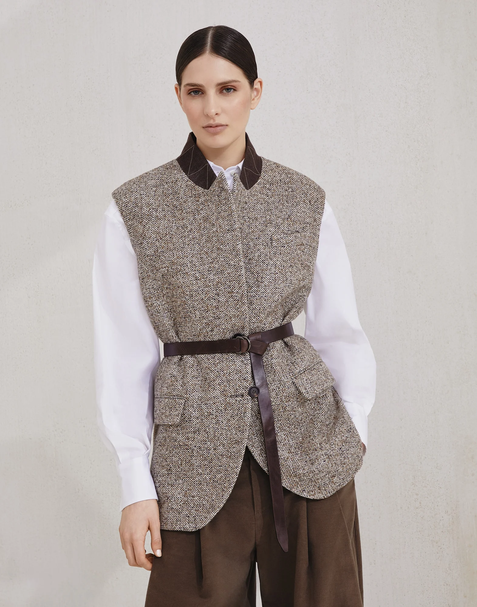 Flecked virgin wool and silk chevron vest with leather belt and monili - 1