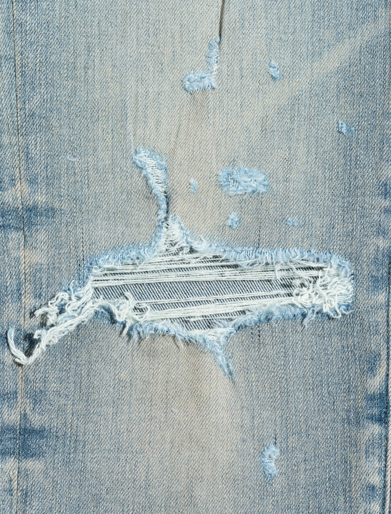 AMIRI THRASHER PLUS JEAN outlook