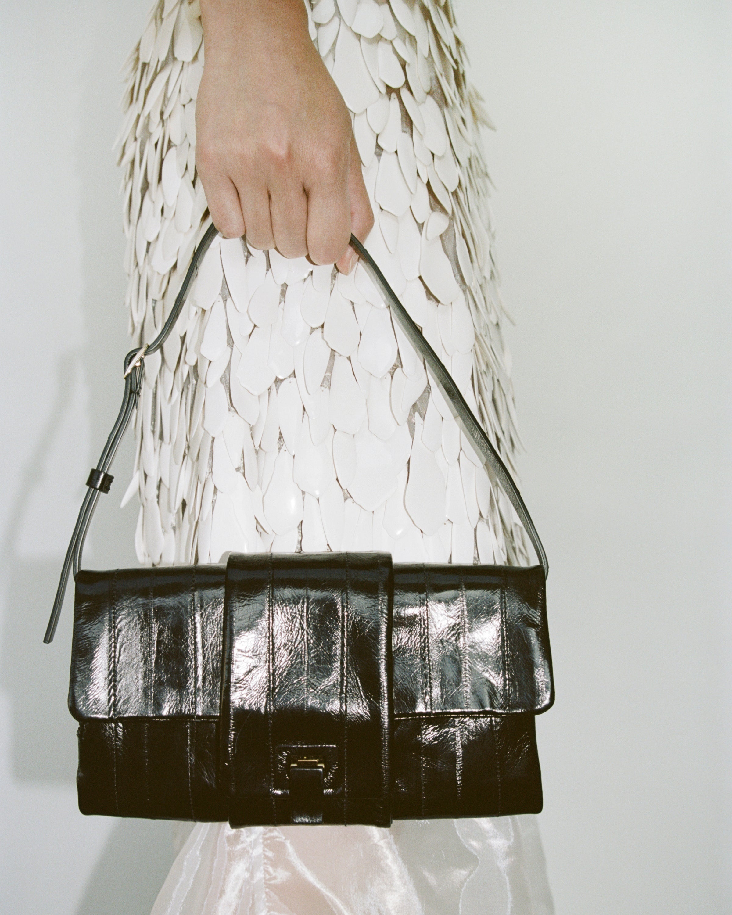 Flip Shoulder Bag in Eel - 7