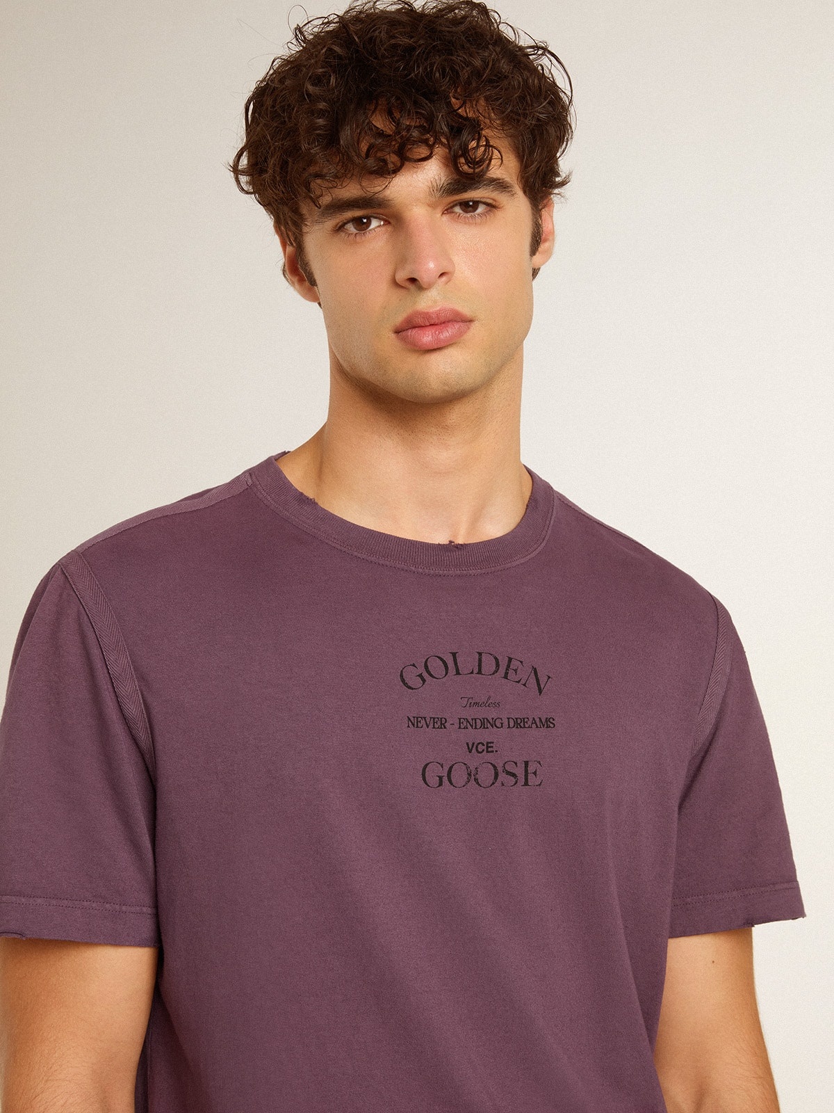 Men’s cotton T-shirt in worn purple with logo print - 5