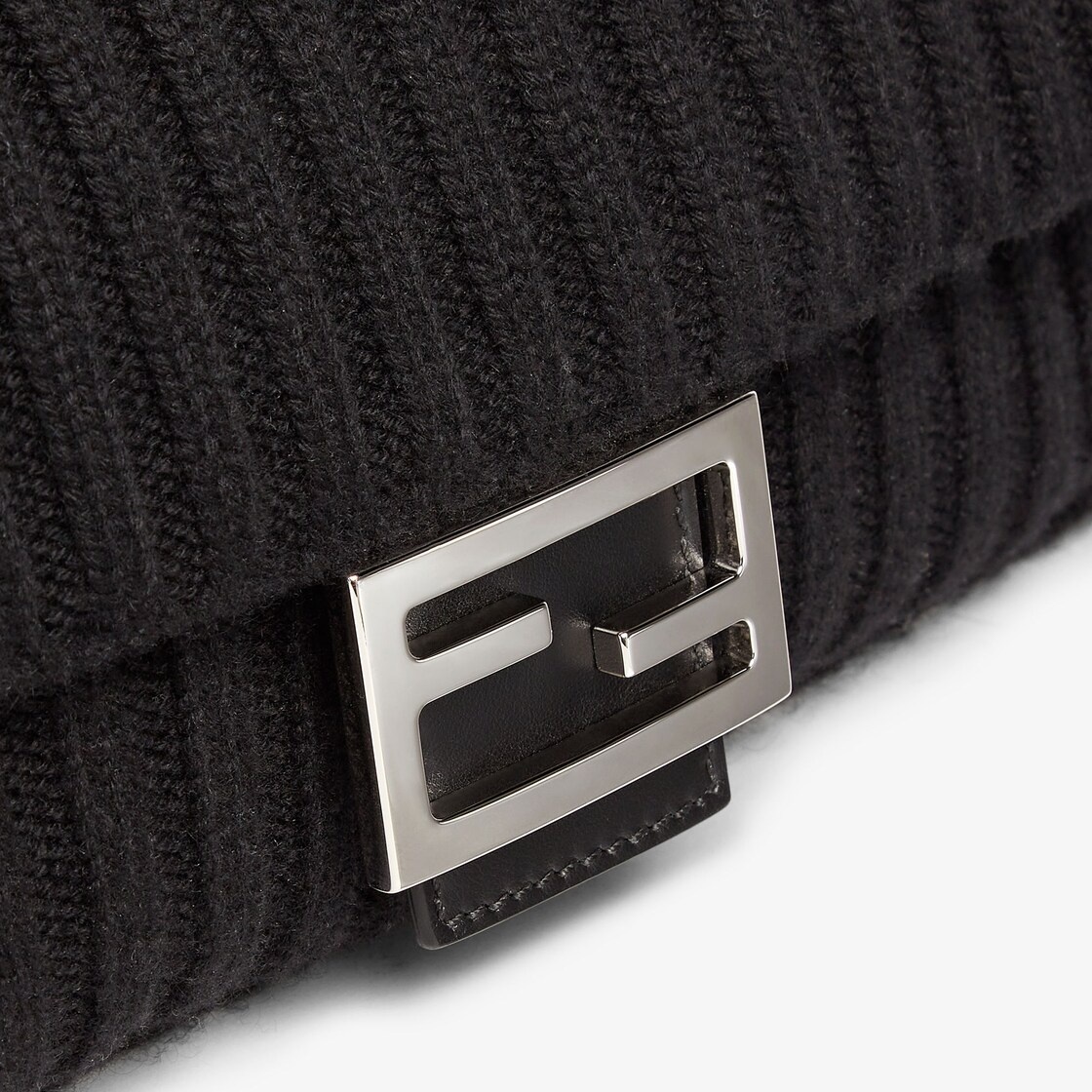 Baguette made of black wool knit with square flap and FF magnetic clasp. Fabric-lined interior with  - 5