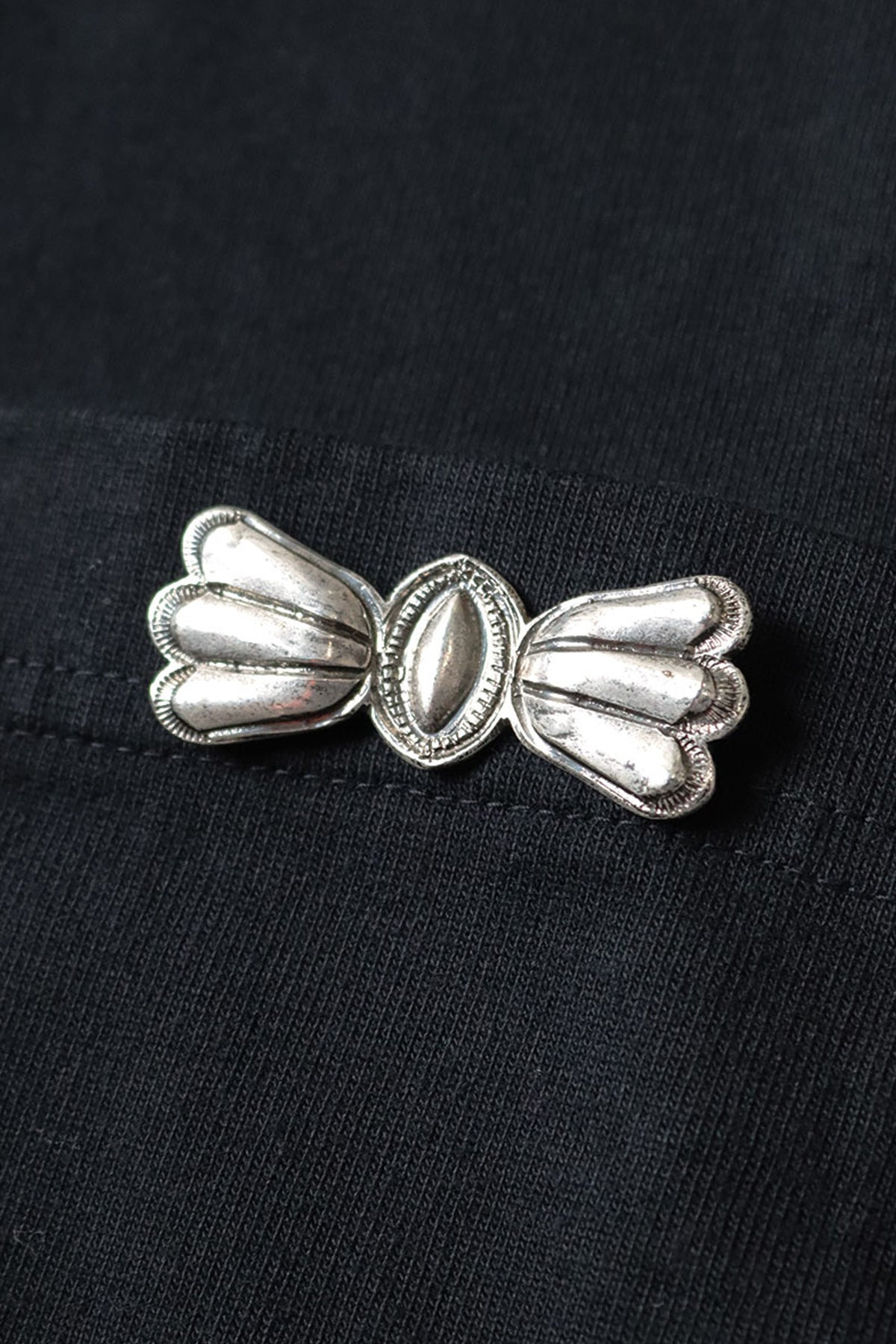 16/-Dense Jersey Butterfly Concho Pocket T - Black - 4