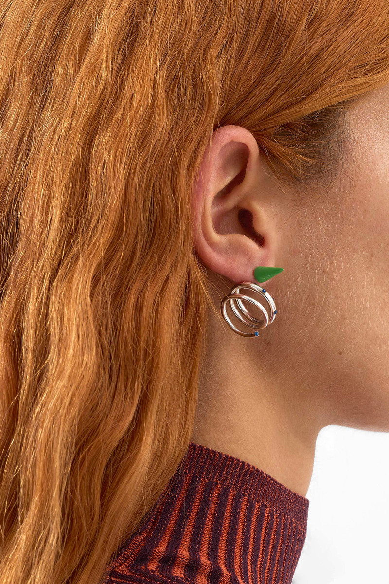 SUNNEI SMALL SPIRAL EAR-RING W/ STONES / silver / green & blue outlook